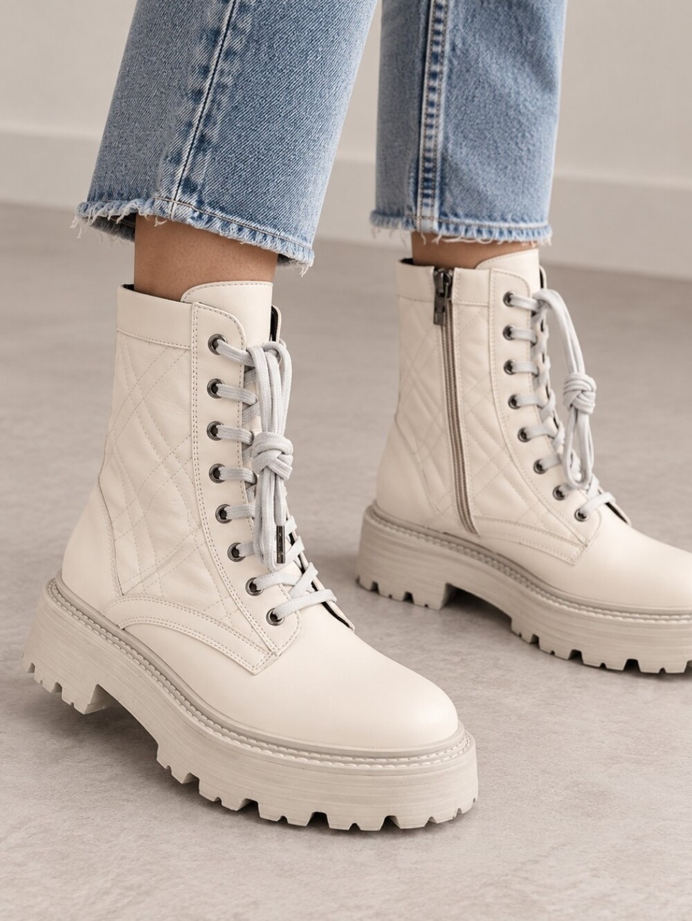 La Canadienne Yasmine Natural White Leather Boots Size 6